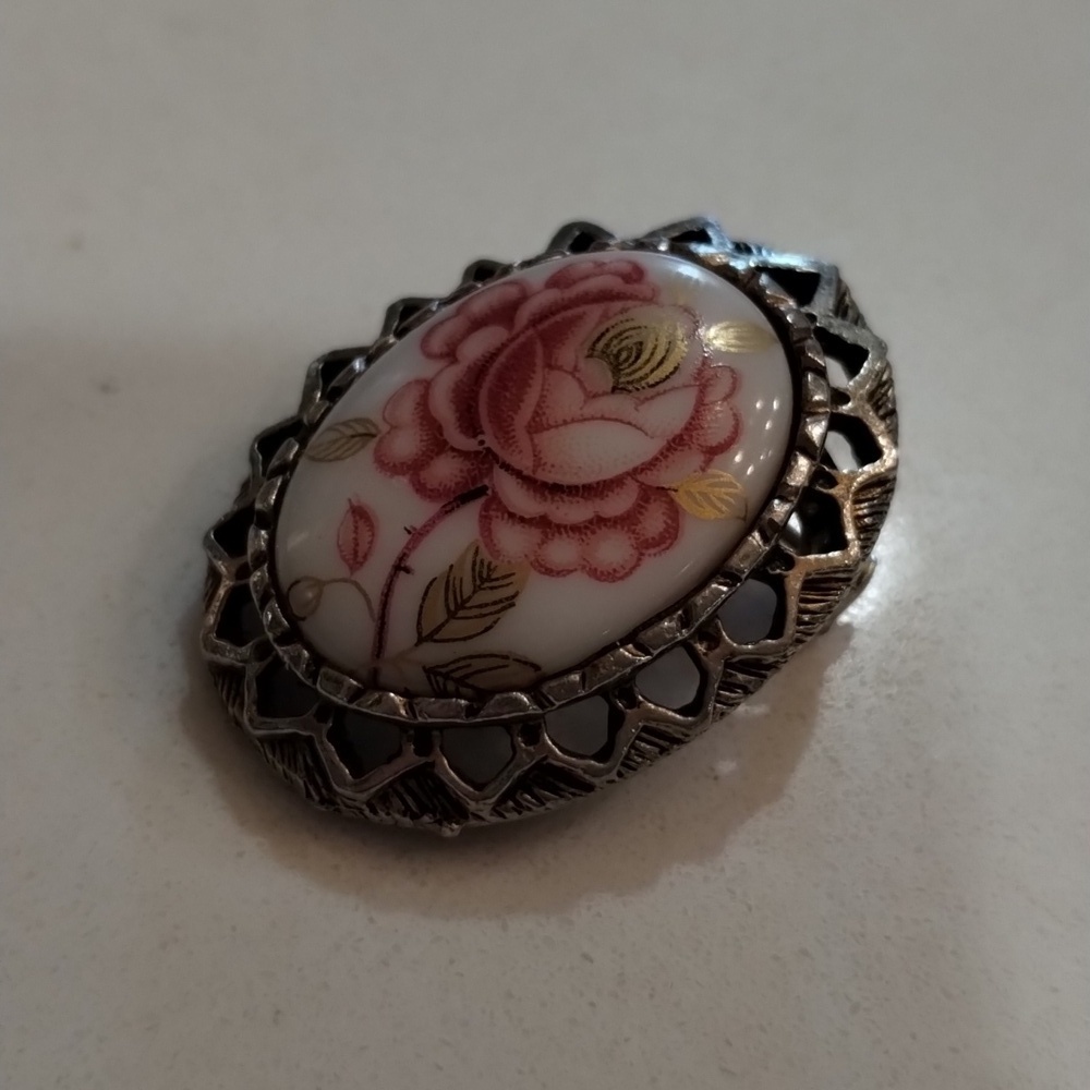 Hand painted pink rose floral brooch silver base pin back cameo vintage - Picture 5 of 6